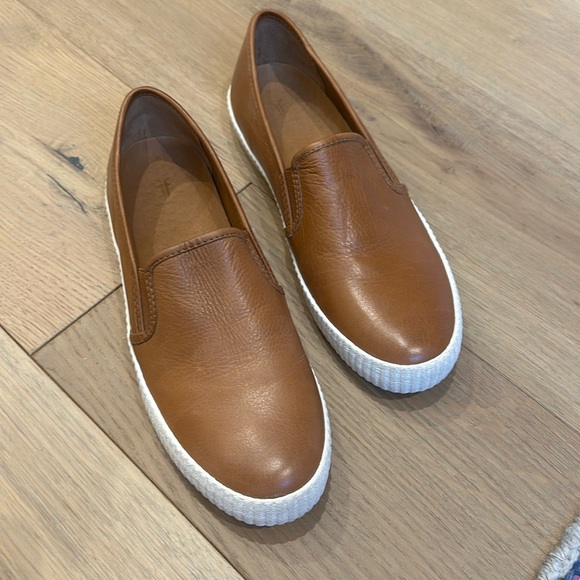 Frye women’s slip on leather loafers - Picture 1 of 4